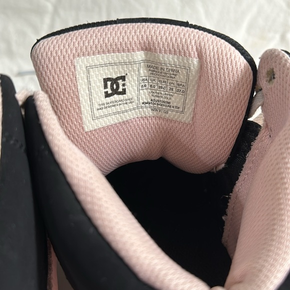 DC Cure - High Top Leather Skate Shoes - Picture 4 of 4